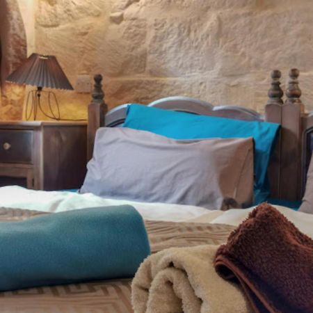 Peaceful Farmhouse Stay With Cozy Yard Għarb Esterno foto