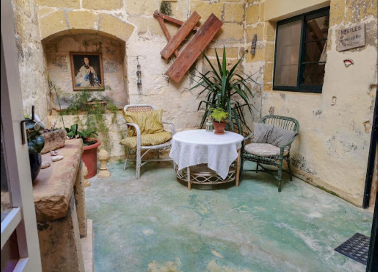 Peaceful Farmhouse Stay With Cozy Yard Għarb Esterno foto