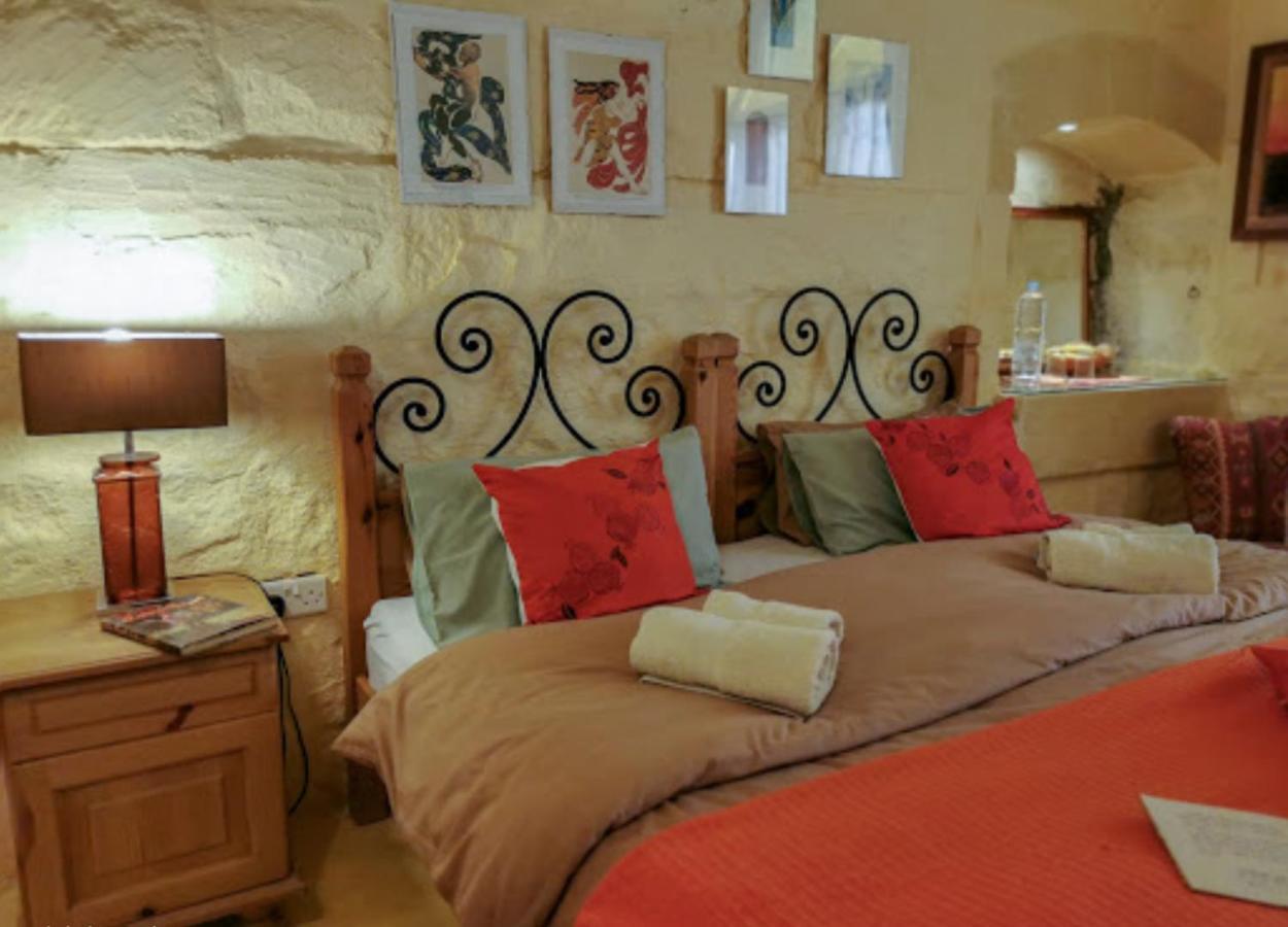 Peaceful Farmhouse Stay With Cozy Yard Għarb Esterno foto
