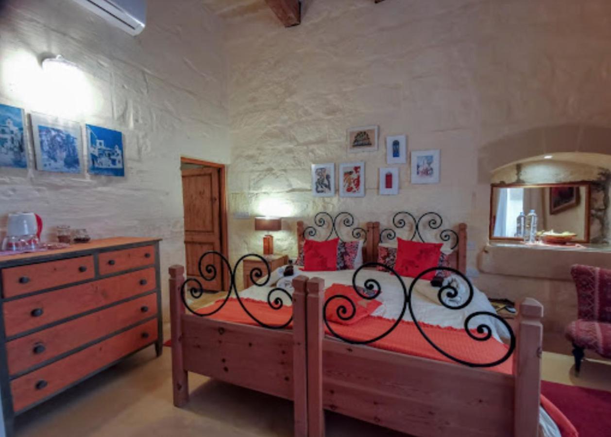 Peaceful Farmhouse Stay With Cozy Yard Għarb Esterno foto