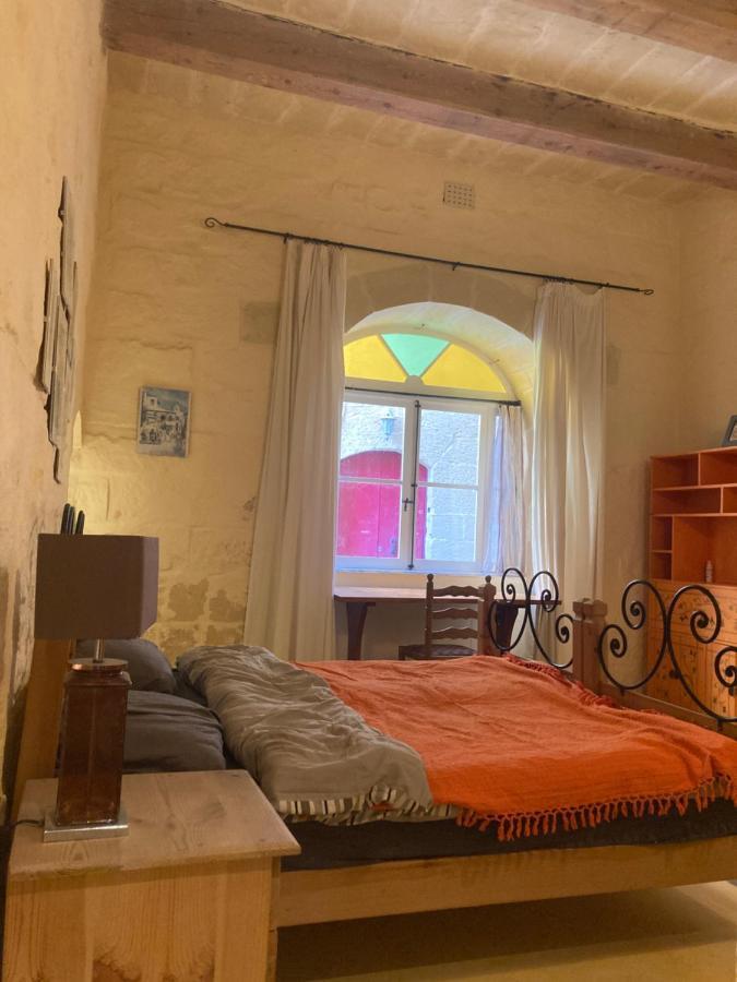 Peaceful Farmhouse Stay With Cozy Yard Għarb Esterno foto