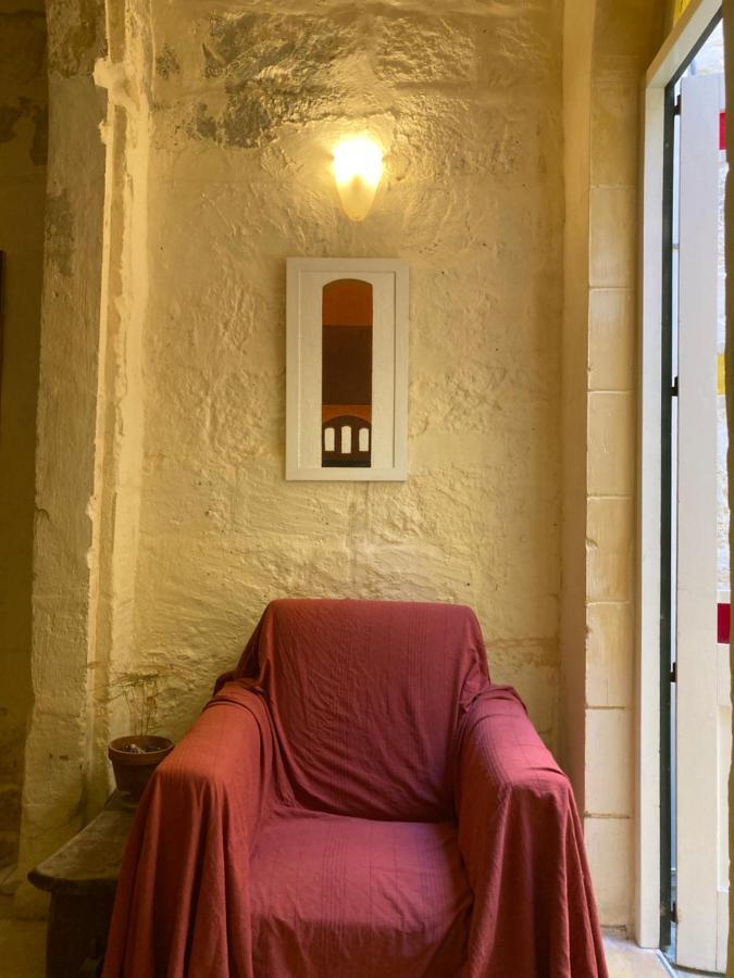 Peaceful Farmhouse Stay With Cozy Yard Għarb Esterno foto