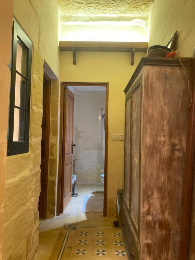 Peaceful Farmhouse Stay With Cozy Yard Għarb Esterno foto