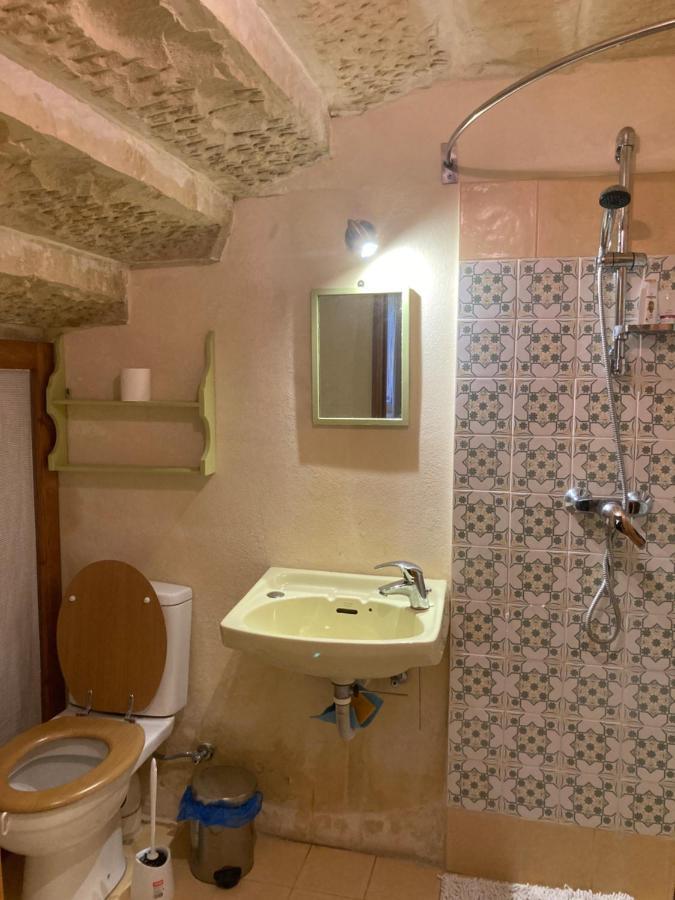 Peaceful Farmhouse Stay With Cozy Yard Għarb Esterno foto