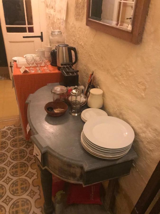 Peaceful Farmhouse Stay With Cozy Yard Għarb Esterno foto